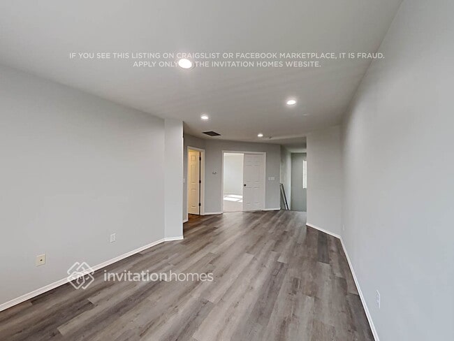 Building Photo - 36036 8th Ave SW