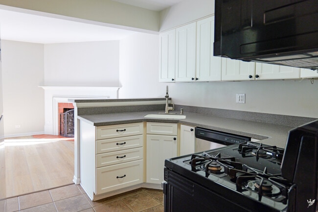 Building Photo - 1417 Queensgreen Cir