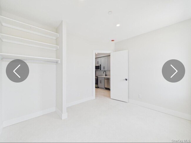 Building Photo - 315 W Broadway