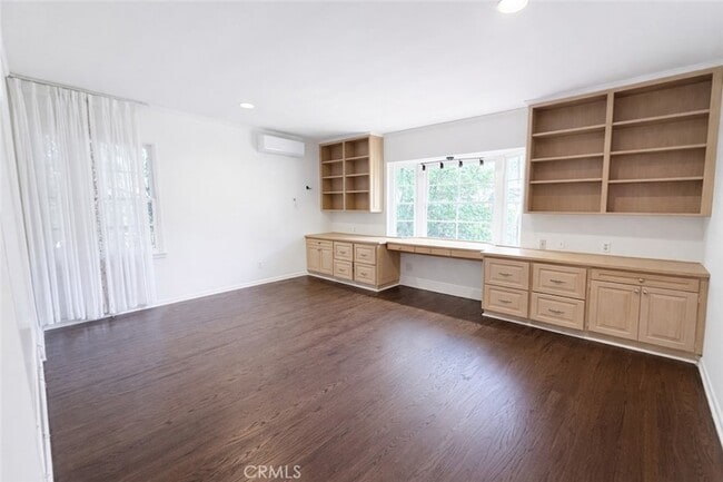 Building Photo - 18 Woodland Ln