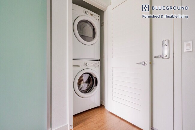 Building Photo - 8709 161st Avenue Northeast