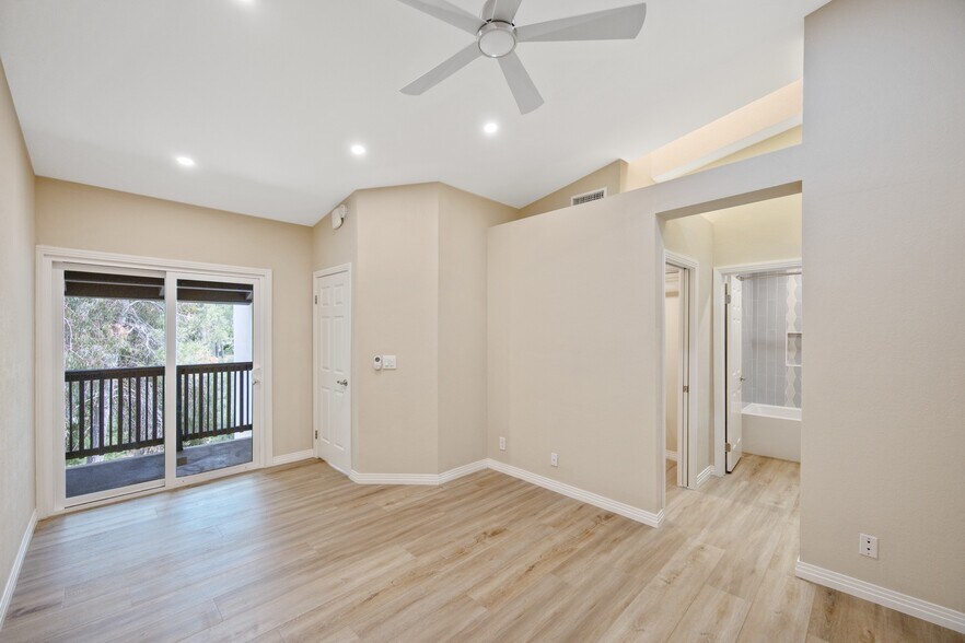 Building Photo - 5530 Spanish Oak Ln