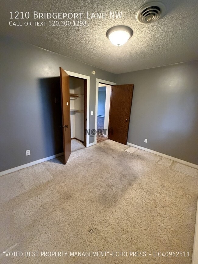 Building Photo - 1210 Bridgeport Ln NW