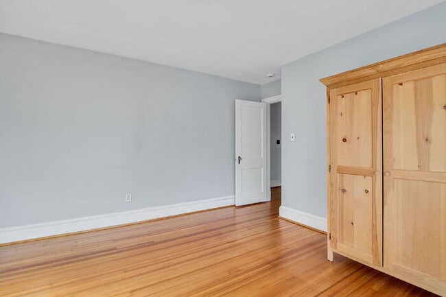 Building Photo - Standout 3-bed, 1.5-bath 1930s Richmond home full of vintage charm