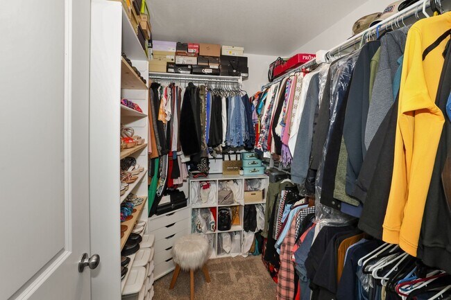 Building Photo - 3/2/2 Rental in the Meadows ~ 1743 Wesleyan!