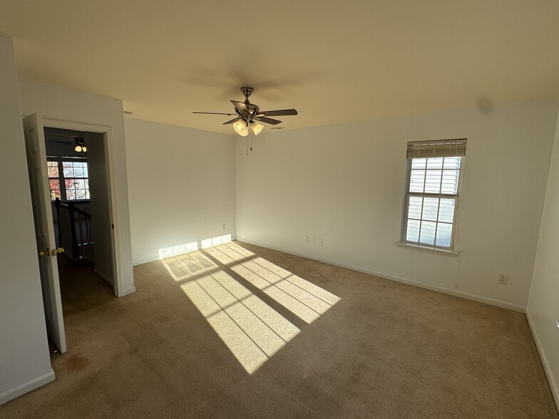 Building Photo - 10560 Bunclody Dr