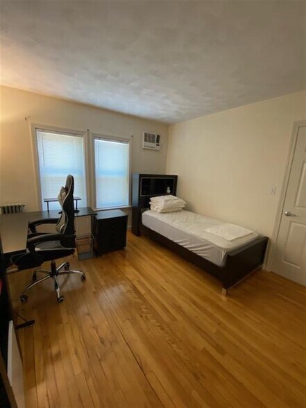 Building Photo - 55 Farragut Ave