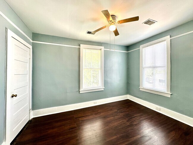 Building Photo - 2 Bedroom, 1.5 Bath House in East Central Neighborhood on the Charleston Peninsula!