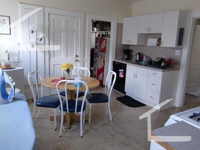 Primary Photo - Kilsyth 4 Bed