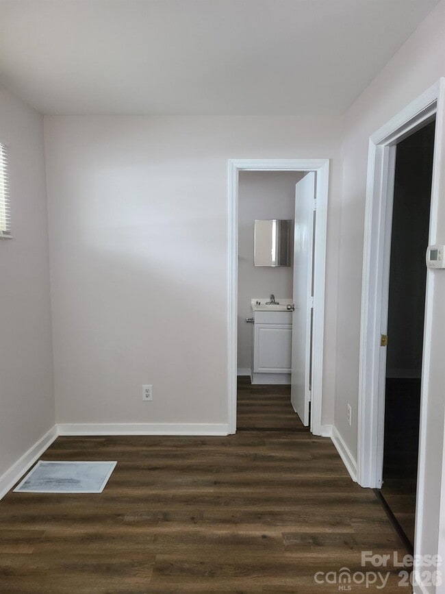 Building Photo - 1844 Academy St