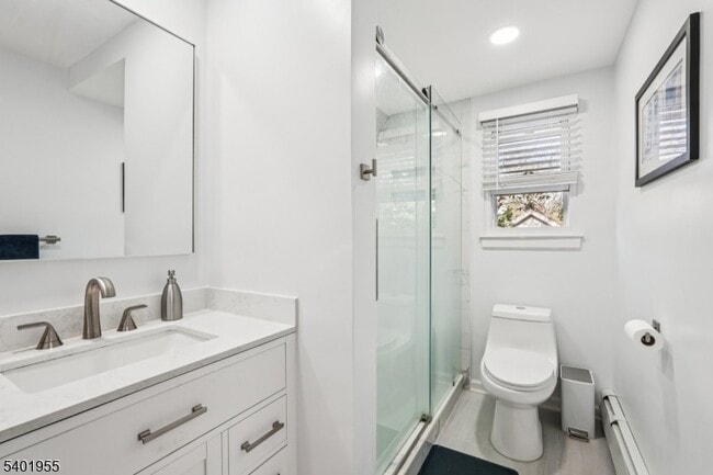 Building Photo - 421 Bloomfield Ave