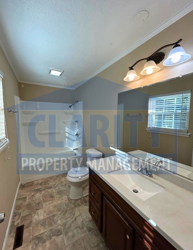 Building Photo - Ranch-style 3-bedroom home!