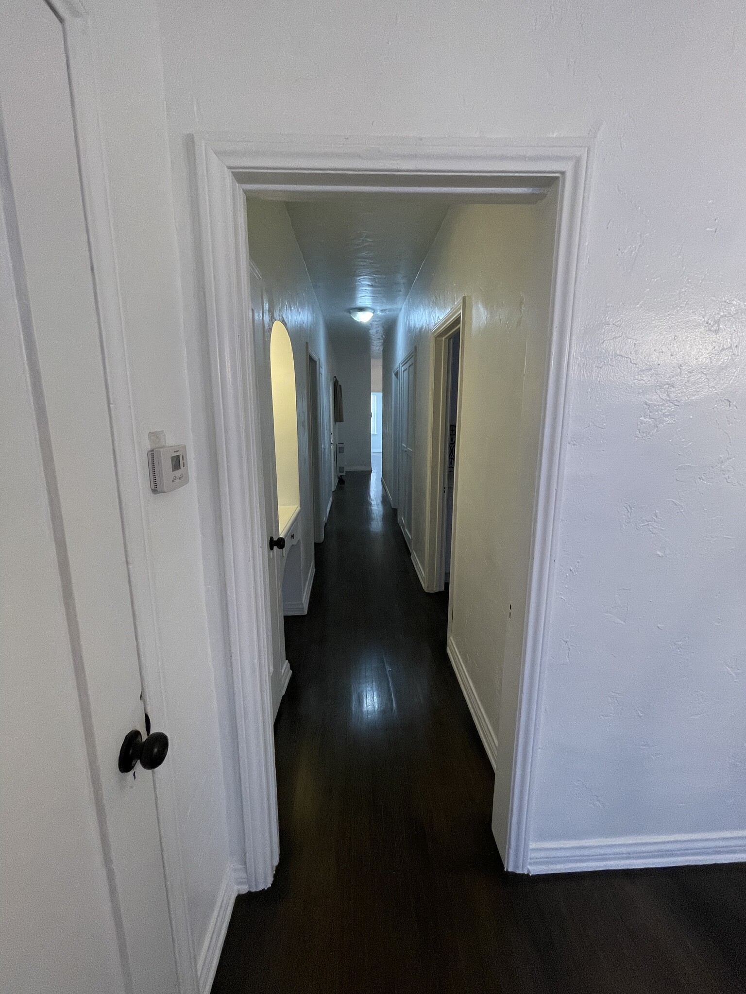 HUGE UNIT! Over 1800 sq feet - 4308 8th Ave