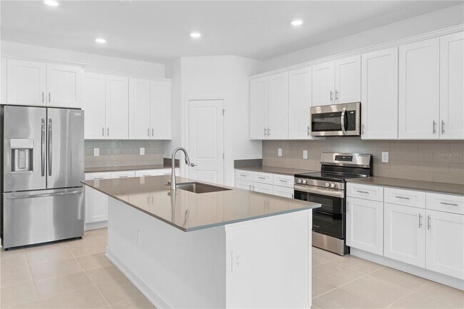 Building Photo - 1908 Blissful Dr