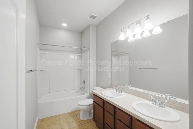 Building Photo - 2772 Mead Ave