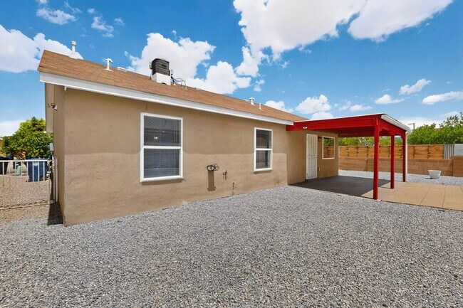 Building Photo - 5748 Pinon Flats Rd NW
