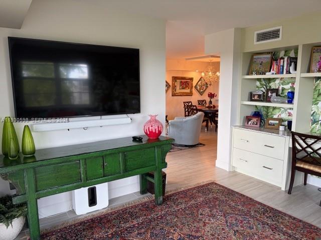 Building Photo - 806 Cypress Grove Ln