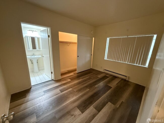 Building Photo - 407 Sanchez St