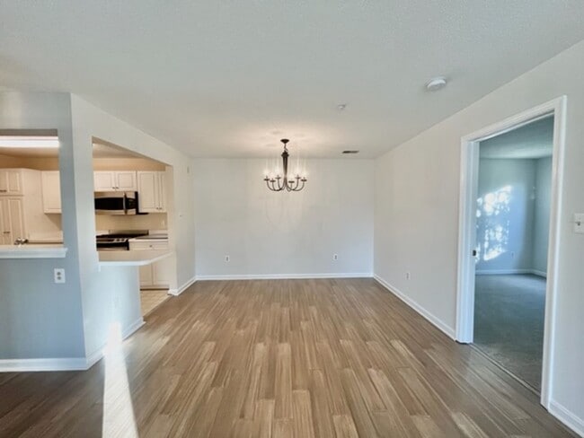 Building Photo - Beautiful 3 BR 2 BA condo in sought after Crown!