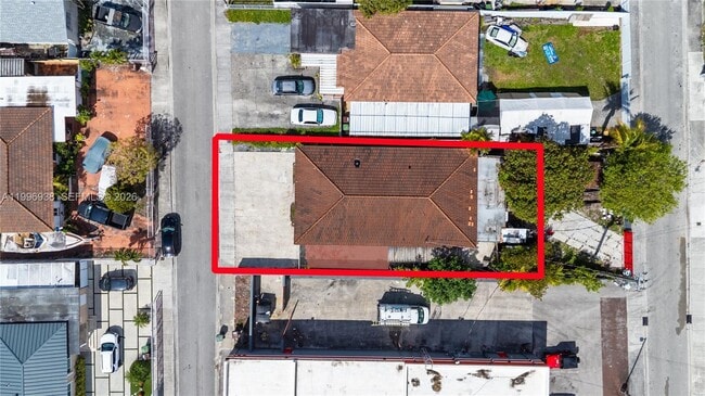 Building Photo - 361 E 39th St