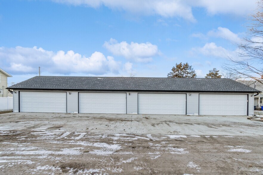 Building Photo - 415 C Ave NW