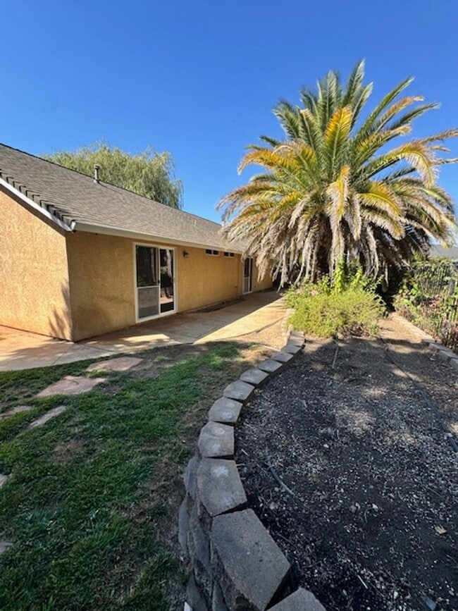 Building Photo - $300 Move in Special - Beautiful South Redding Home