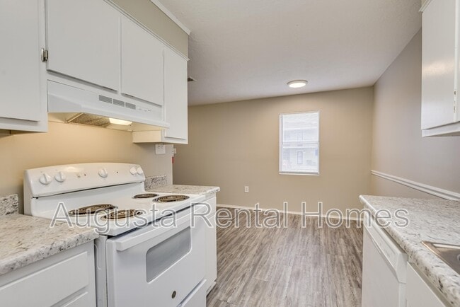 Building Photo - 2573 Tobacco Rd