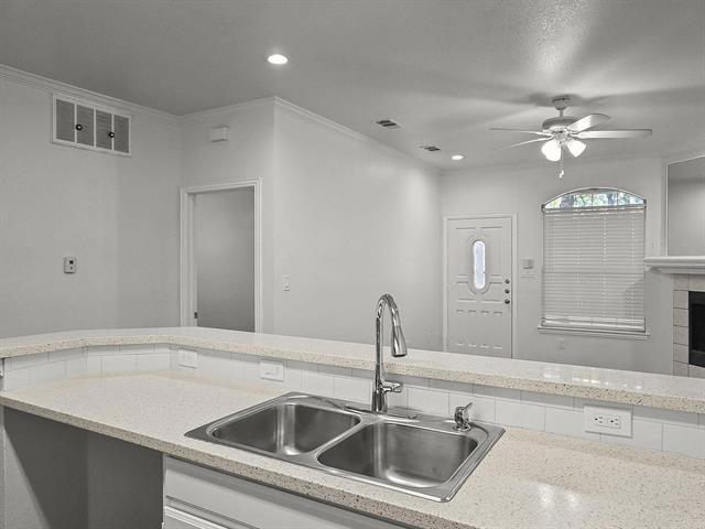 Building Photo - 1501 Cedar Elm Dr