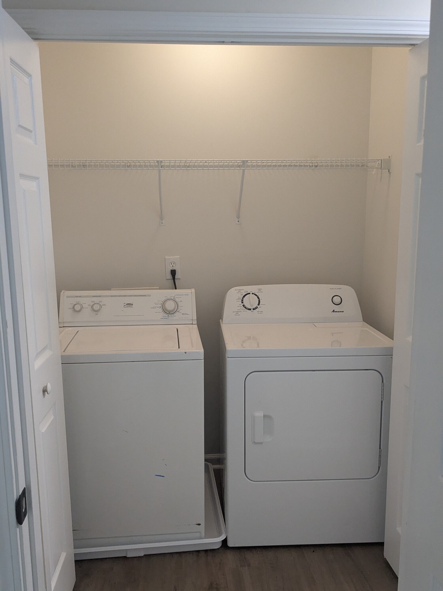 Laundry - 60 Riverside Pky
