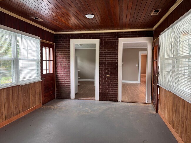 Building Photo - 5680 Jackson Creek Rd
