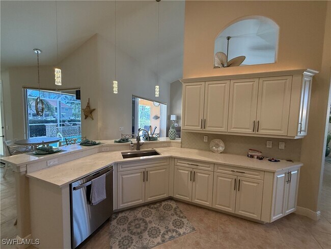 Building Photo - 121 Bonita Ct