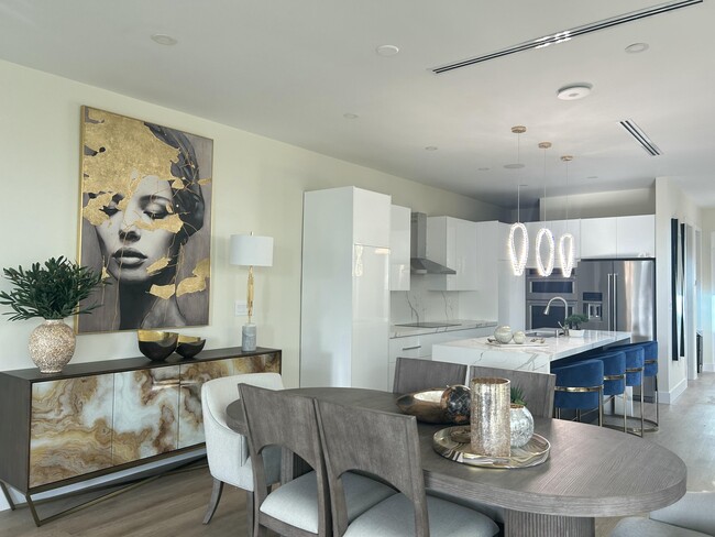 Building Photo - 1125 NE 17th Ave