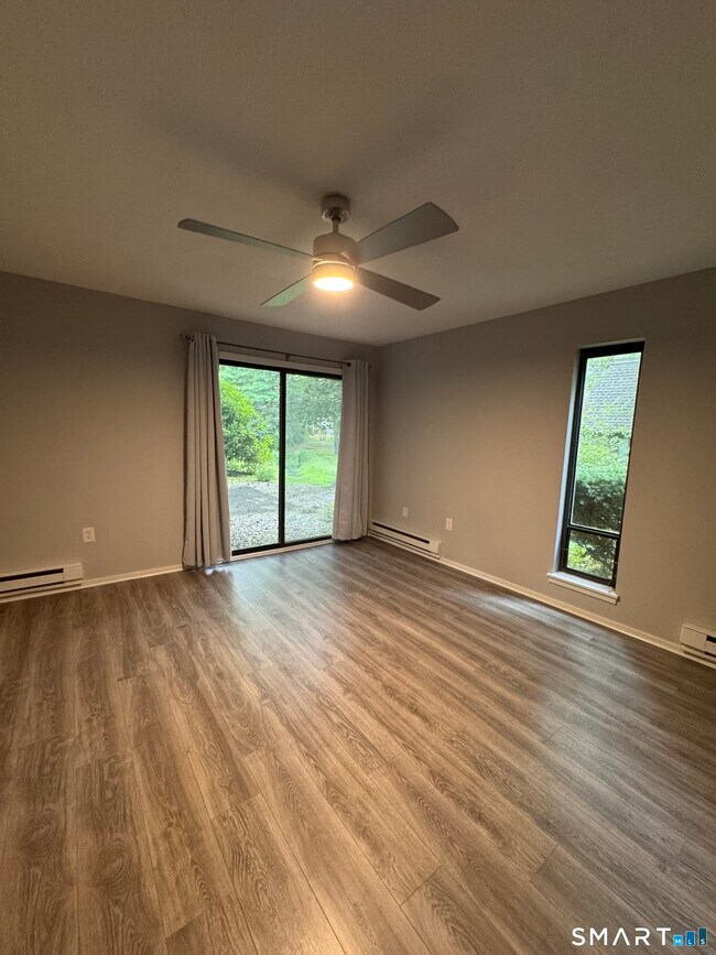 Building Photo - 41 Crocus Ln