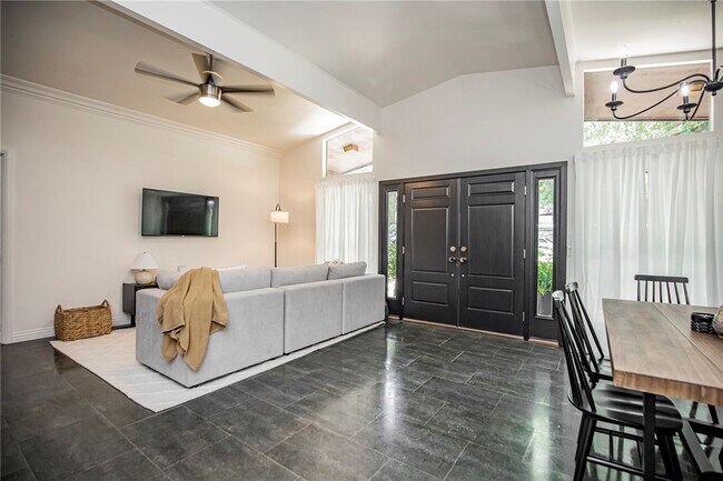 Building Photo - 1 Rader Ln