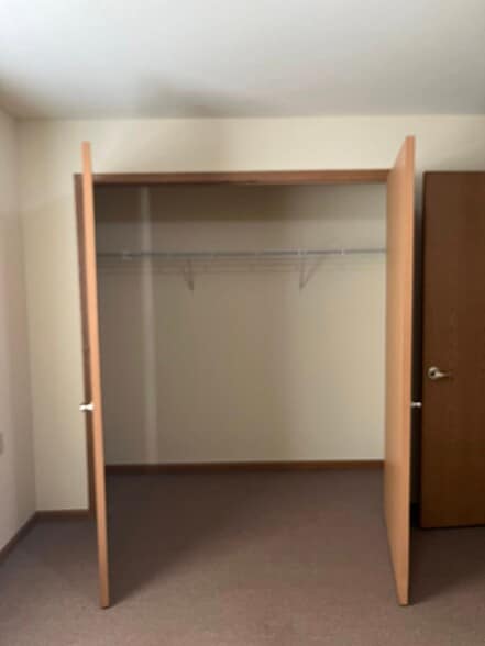 Building Photo - 140 Willow Tree Wy