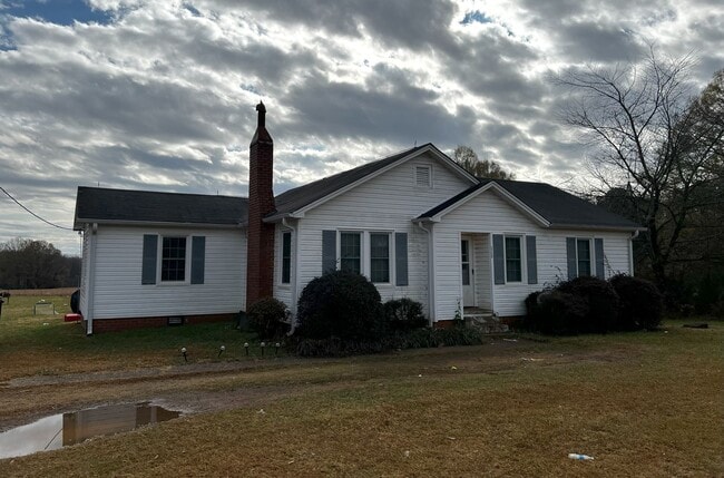 Primary Photo - For Rent In Mocksville