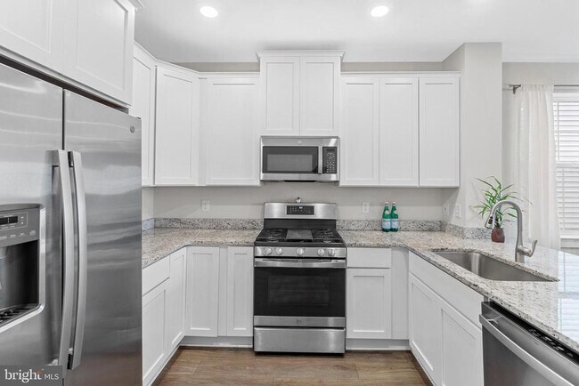 Building Photo - 204B Dock St