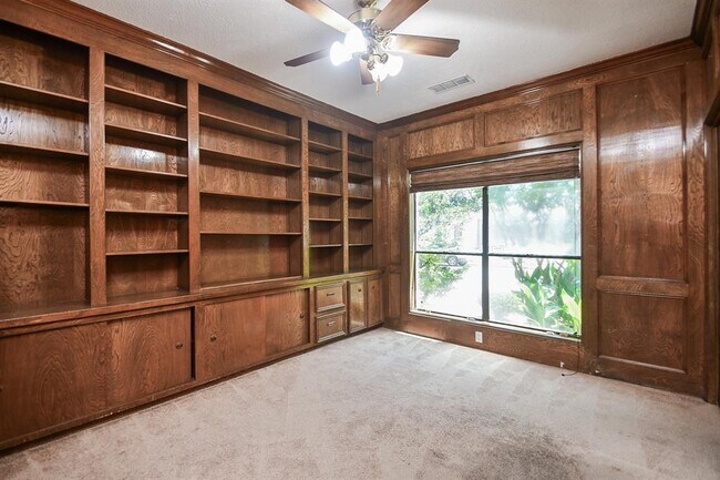 Building Photo - 7706 Coachwood Dr