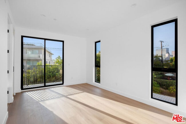 Building Photo - 1651 Selby Ave