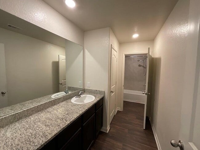Building Photo - 172 Allington Cir