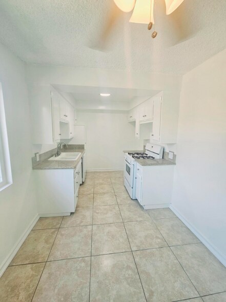 Building Photo - 8919 Longden Ave