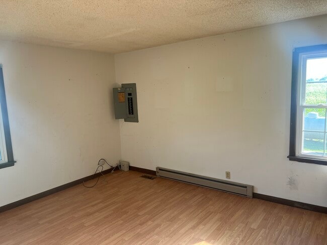 Building Photo - 4103 Happy Valley Rd