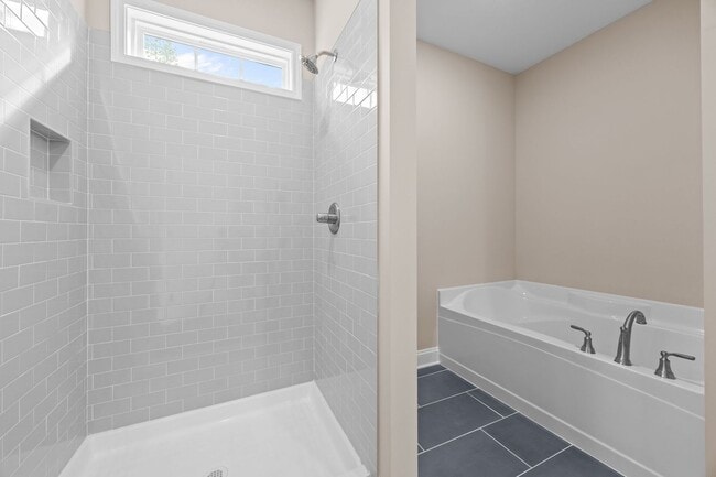 Building Photo - 55 Leisure Ln