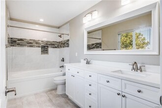 Building Photo - 2528 Plaza del Amo