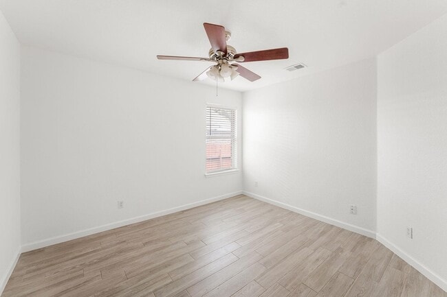 Building Photo - 5900 Taylorcrest Dr