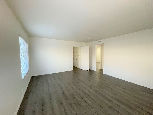 Building Photo - Oxnard Shores- Completely Remodeled & Steps to the Sand!