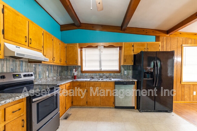 Building Photo - 630 Colonial Dr