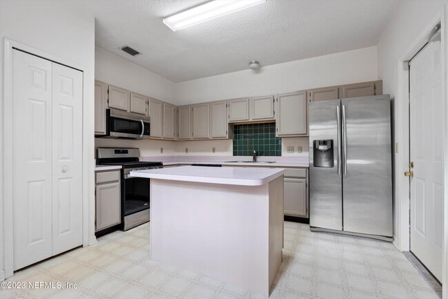 Building Photo - 10538 Broomsedge Ct
