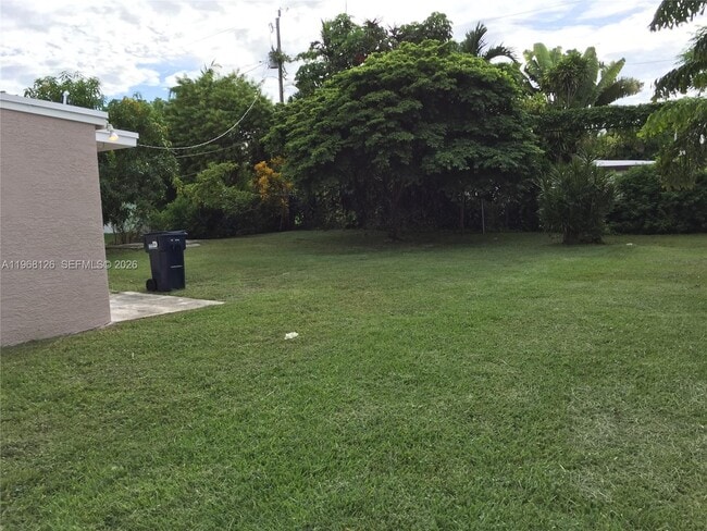 Building Photo - 4700 SW 97th Ave