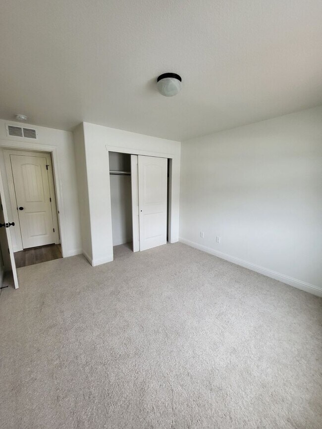 Building Photo - 4105 Gunsmoke Rd